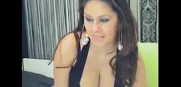  thick latina girl rubs her self all over on cam -tinycam.org